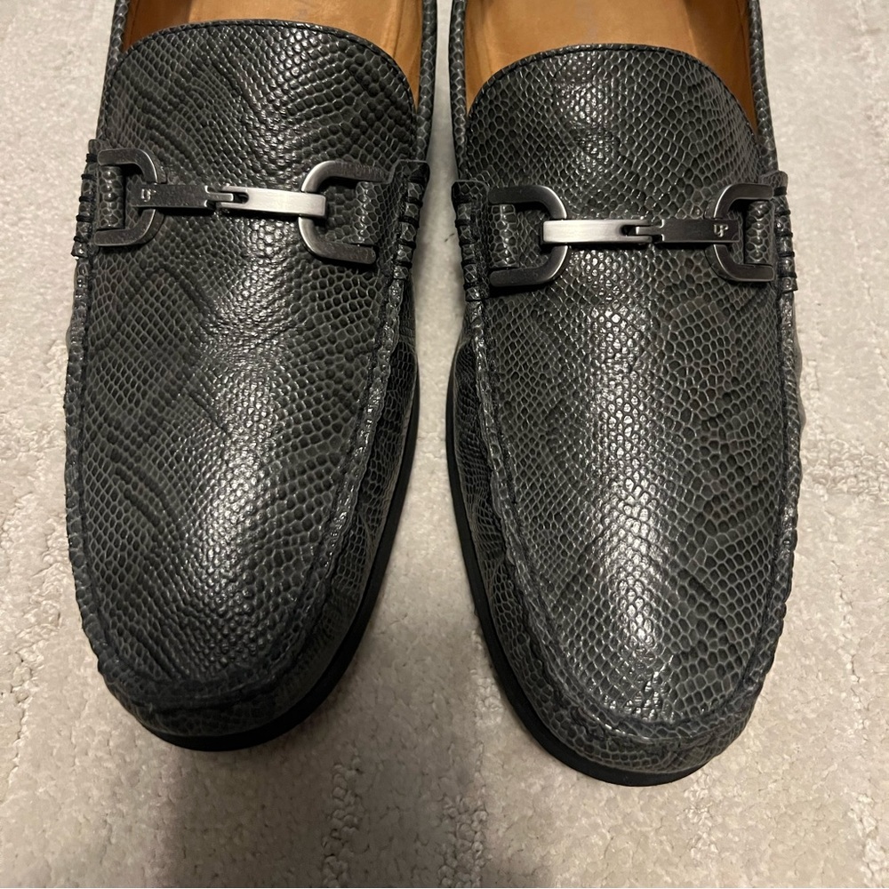 Donald Pliner Grey Snake Skin Print Size 10